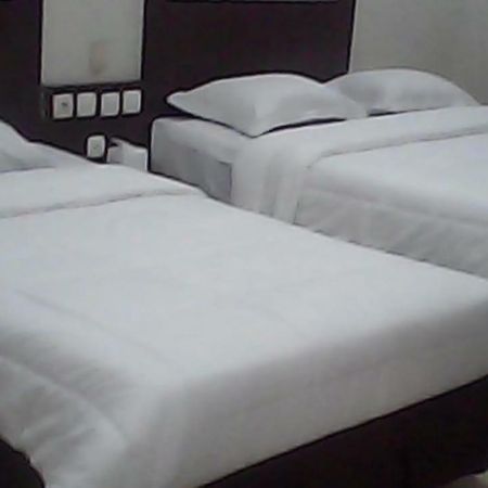 Hotel Wisma Djaja Syariah Bojonegoro Eksteriør bilde