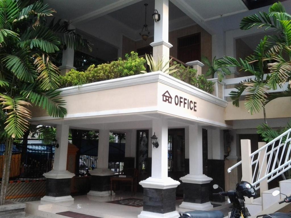 Hotel Wisma Djaja Syariah Bojonegoro Eksteriør bilde