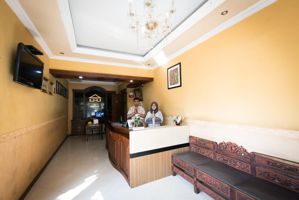 Hotel Wisma Djaja Syariah Bojonegoro Eksteriør bilde