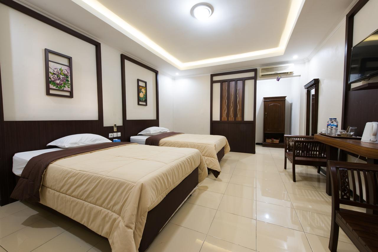 Hotel Wisma Djaja Syariah Bojonegoro Eksteriør bilde