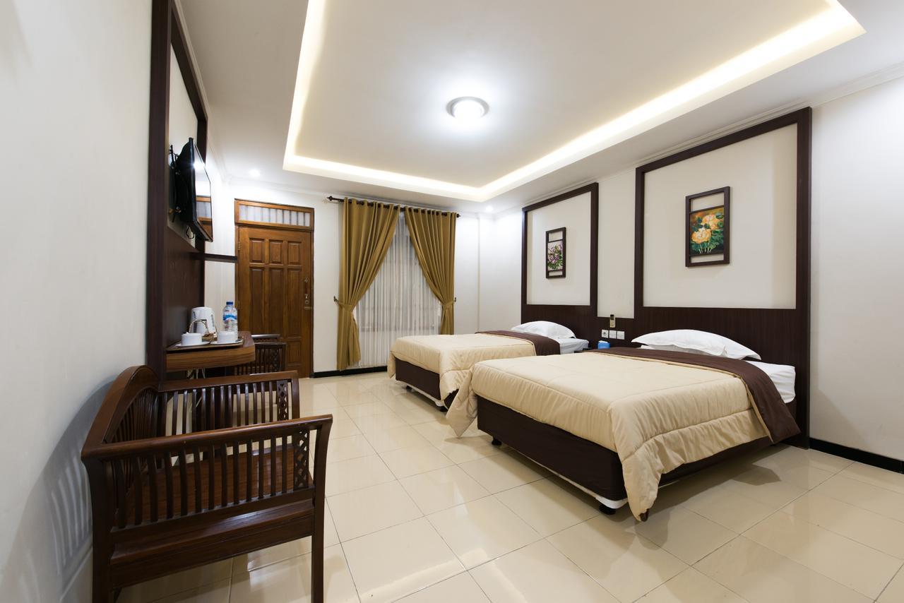 Hotel Wisma Djaja Syariah Bojonegoro Eksteriør bilde