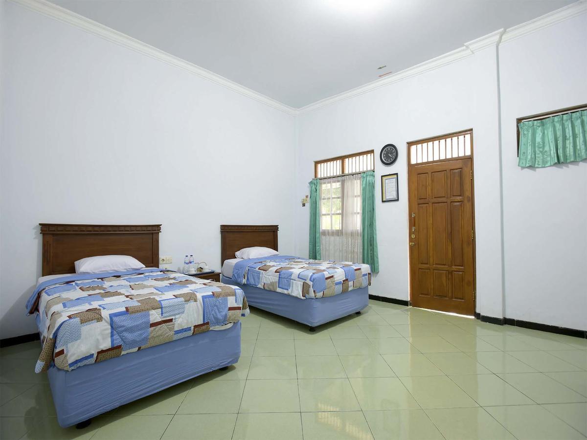 Hotel Wisma Djaja Syariah Bojonegoro Eksteriør bilde