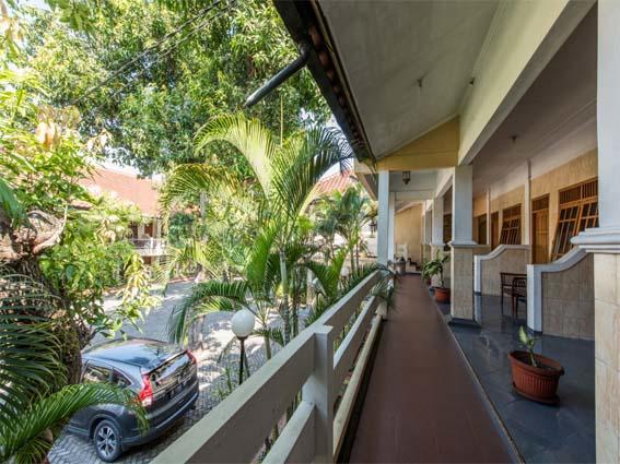 Hotel Wisma Djaja Syariah Bojonegoro Eksteriør bilde